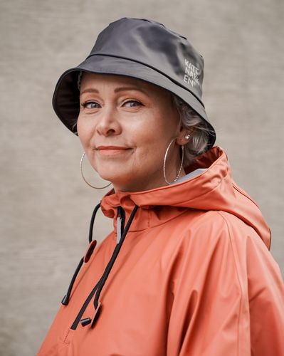 Kattnakken bøtteregnhatt voksen - kattesvart