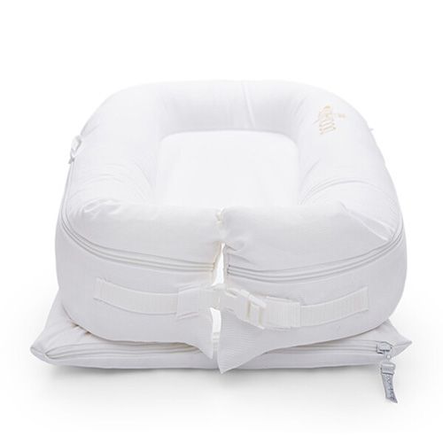 DockATot Deluxe + babynest - prestine white
